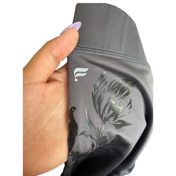 Fabletics Mid-Rise UltraCool Floral 7/8 Activewear Leggings Size XS 0-2 - EUC - Picture 11 of 11